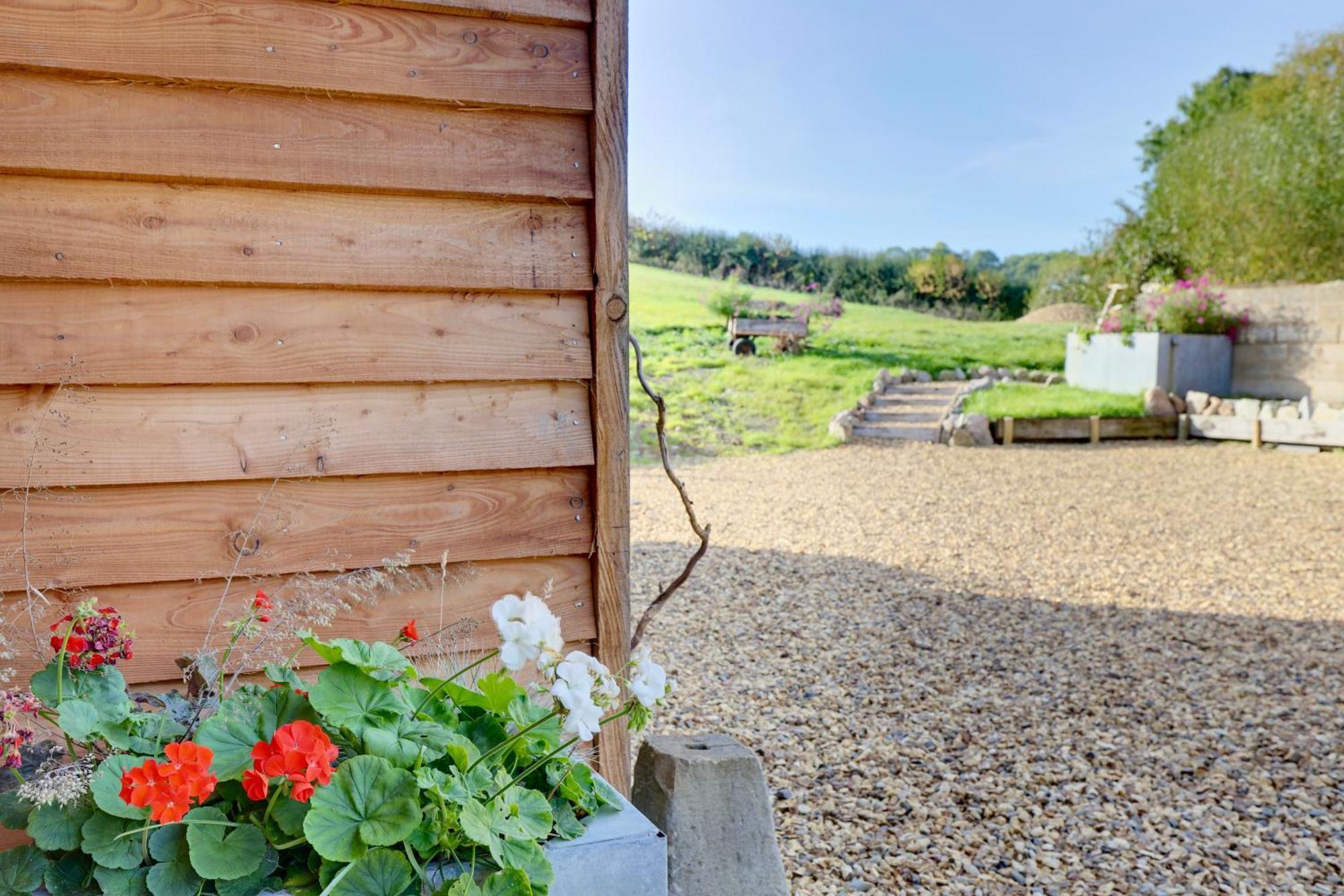 The Owl Barn Wiltshire - Sarsen Apartment Swindon