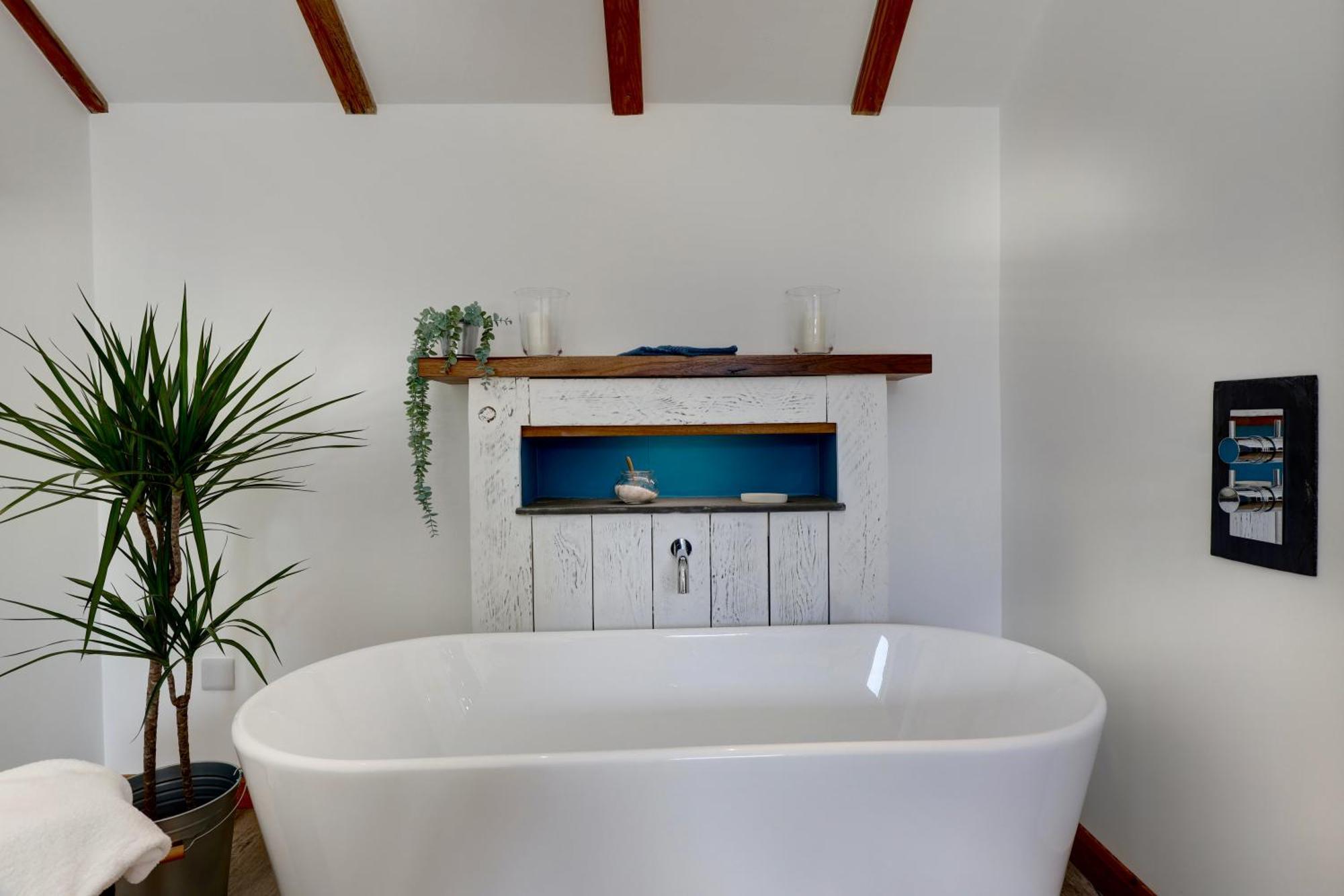 The Owl Barn Wiltshire - Sarsen Apartment