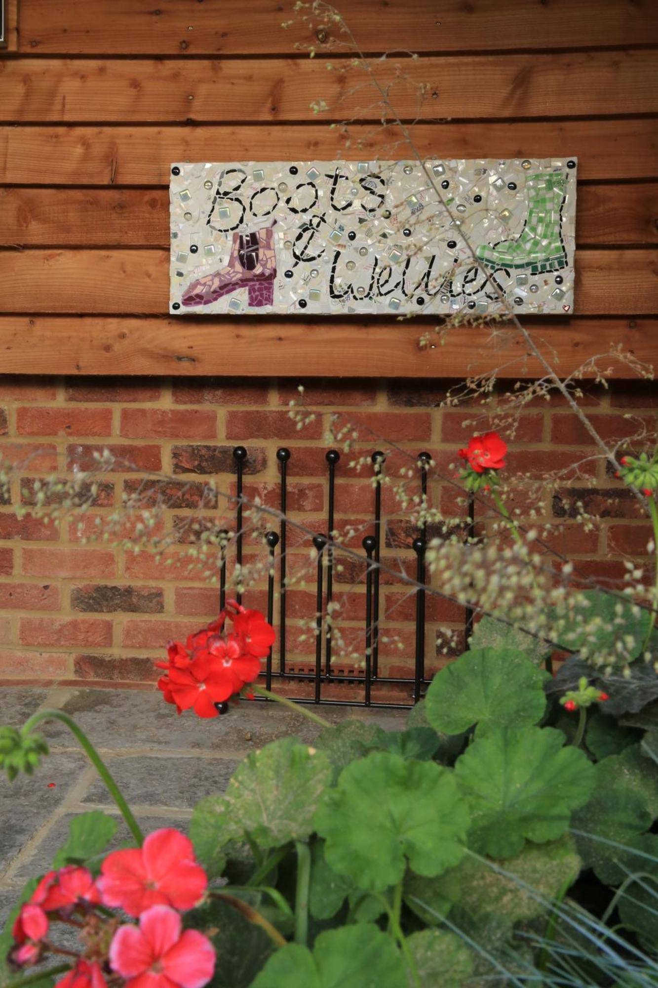 The Owl Barn Wiltshire - Sarsen Apartment